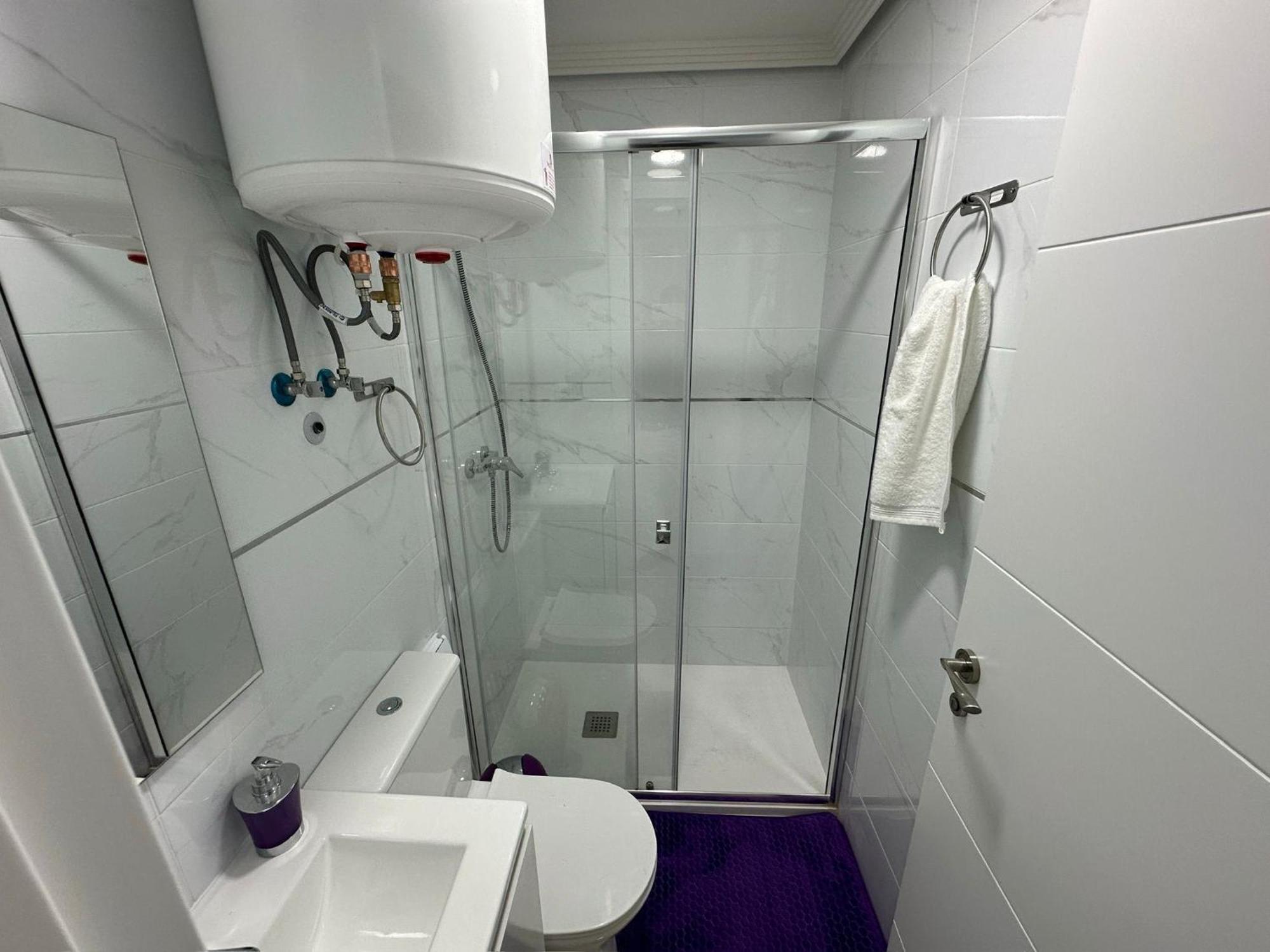 Doble O Compartida Con Bano Privado En El Centro De Homestay Madrid
